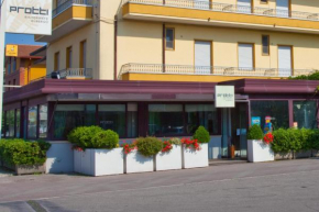 Отель Albergo Ristorante Protti  Каттолика